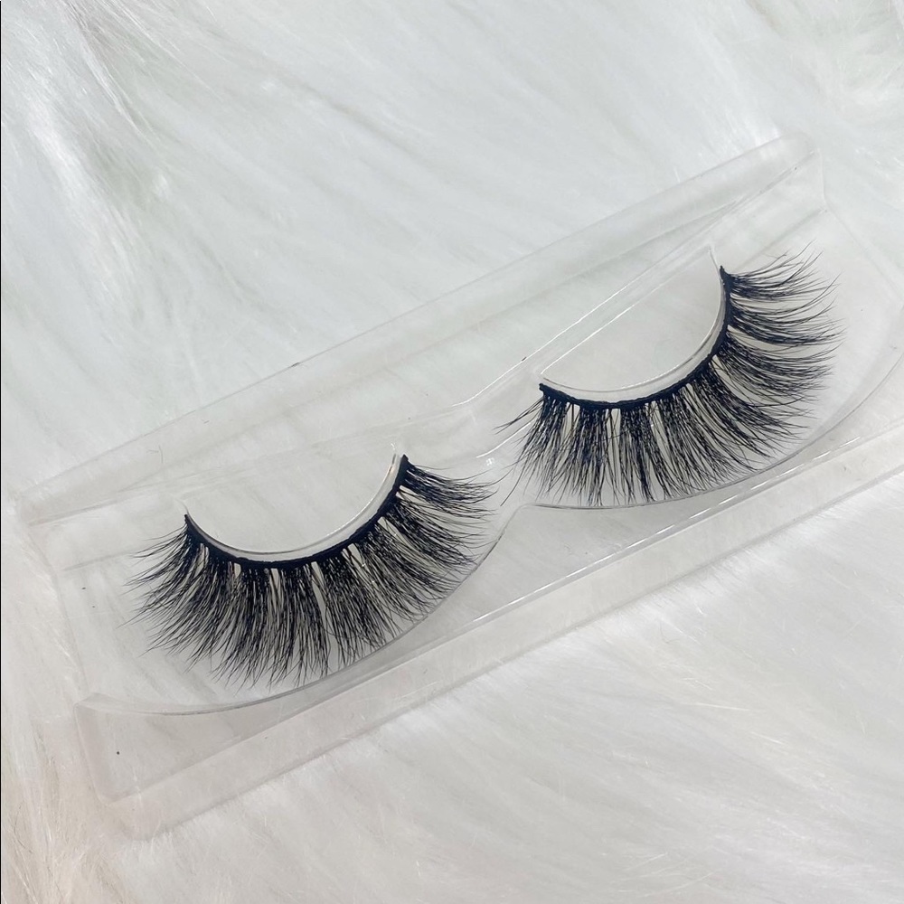 Lashes- Style: Diva